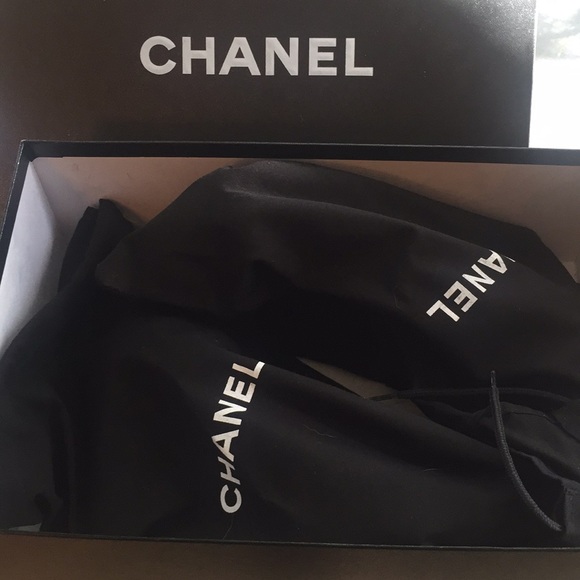 SOLD👏 CHANEL Black Gold Ruffle Escarpins 39 Pumps - Picture 4 of 8